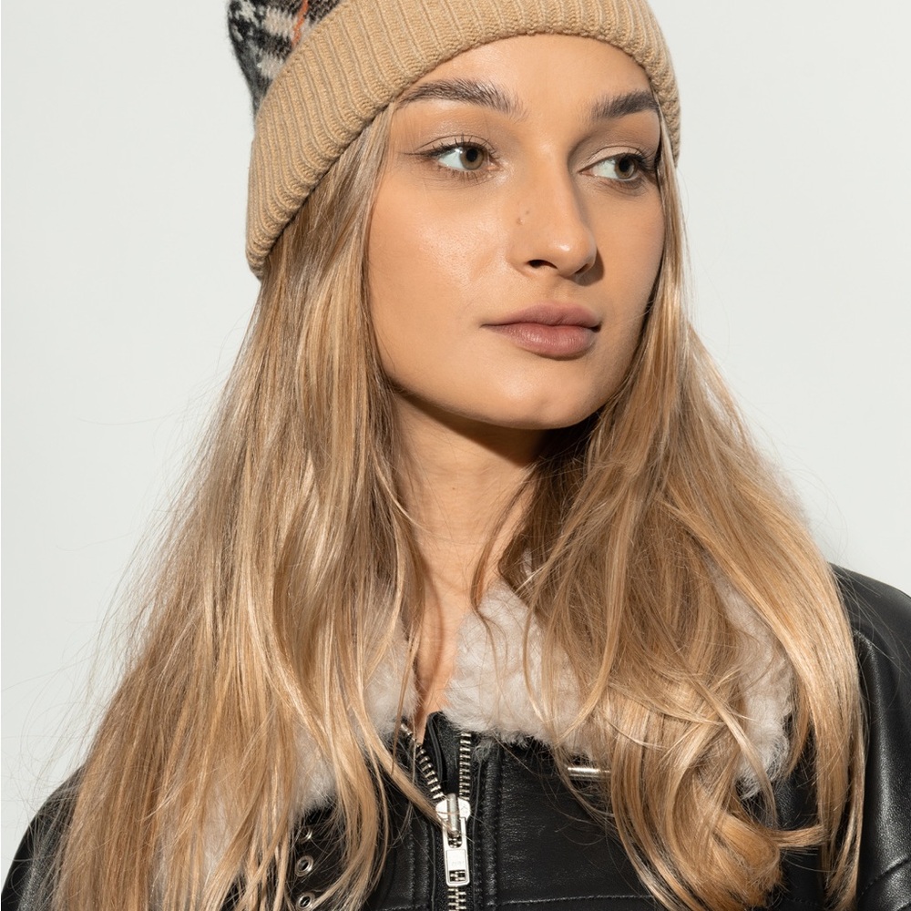 Burberry Beige and Black Checkered Beanie - Picture 5 of 5